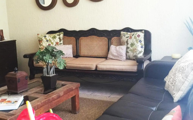 Condominio junto a la cañada Eca do Queiros