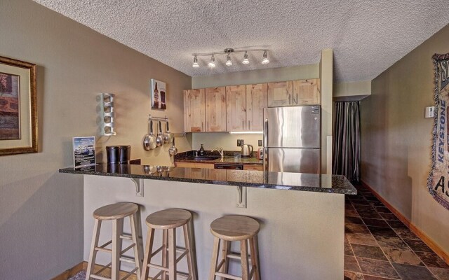 Amazing Ski in-out Condo With Mountain Views - FP114 by RedAwning