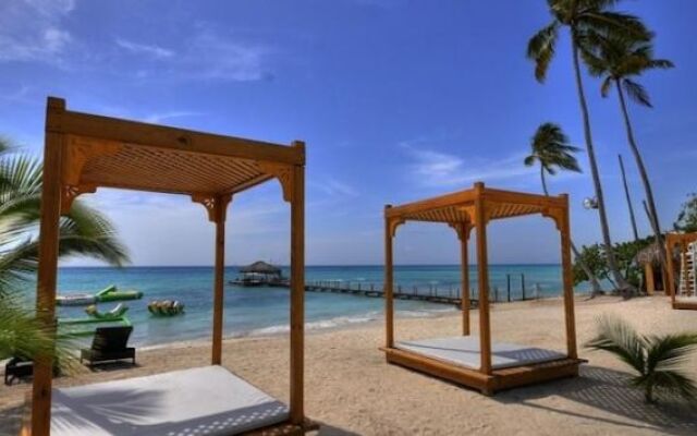 Cadaques Caribe Resort& Villas