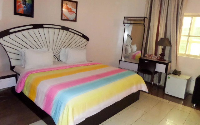 Royalview Hotel And Suites