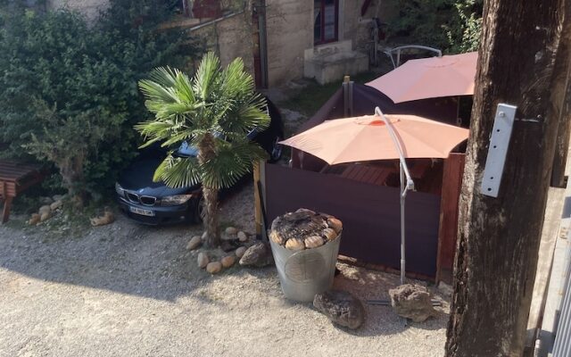 The Resid For Calixte