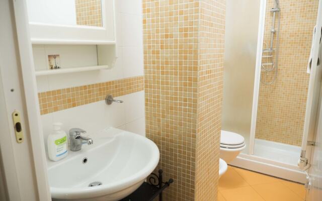 Casa Bella Marconi is an Apartment of 34 Square Meters. Clean, Bright, in the Heart of the City