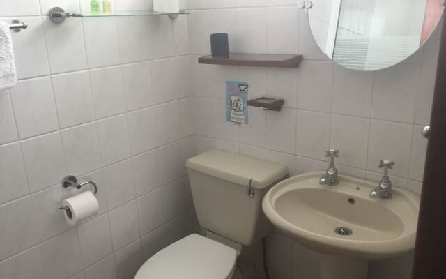 Kirkstall Guest House