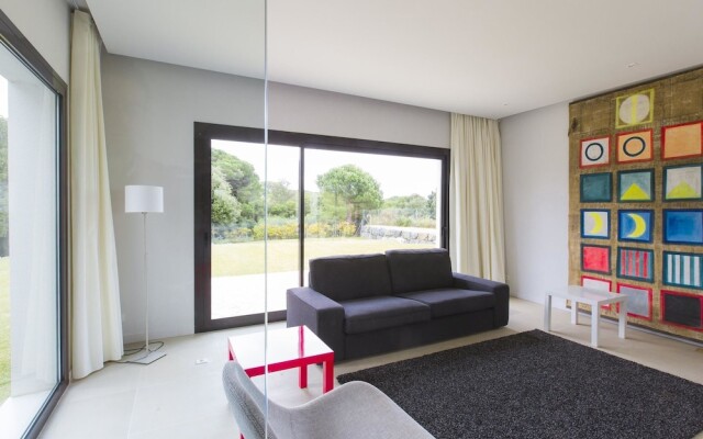 Modern Holiday Home in Sant Andreu de Llavaneres with Swimming Pool