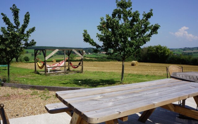 Cosy Holiday Home in Rémilly With a Terrace