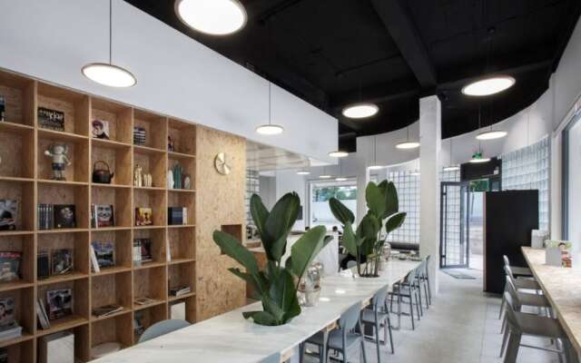 WEFLOW Hostel