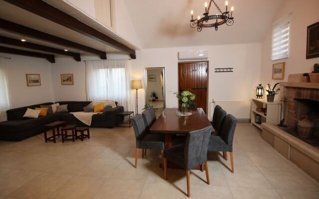Stone Villa Olea