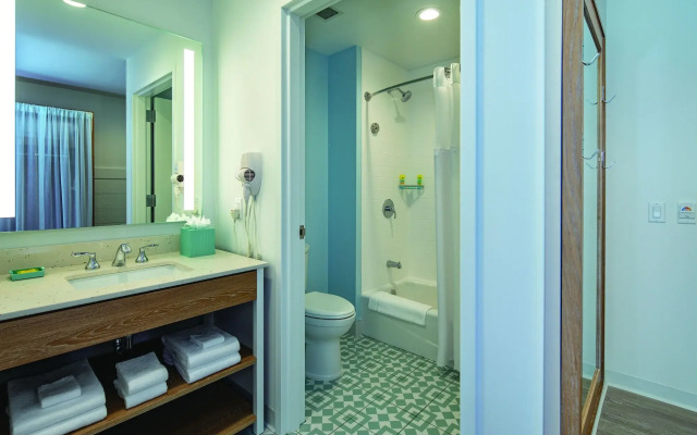 Universal's Endless Summer Resort - Dockside Inn and Suites
