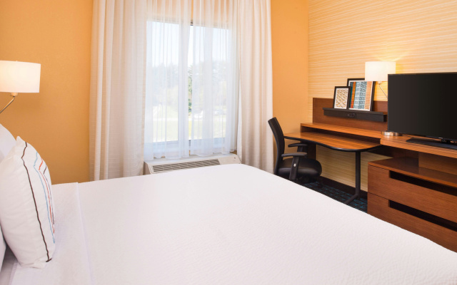 Fairfield Inn and Suites by Marriott Akron Stow