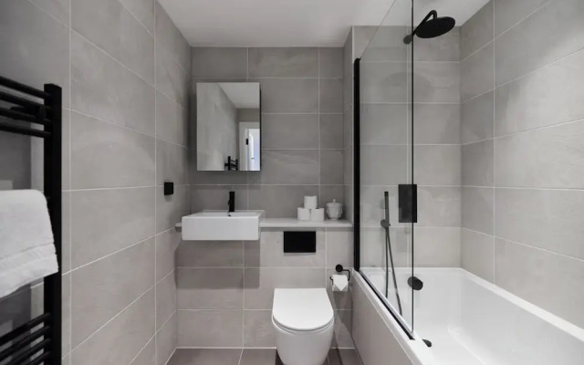 The Tottenham Retreat - Homely 2bdr Flat With Balcony