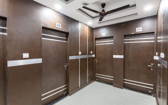 Oyo 29920 Hotel Rk Palace