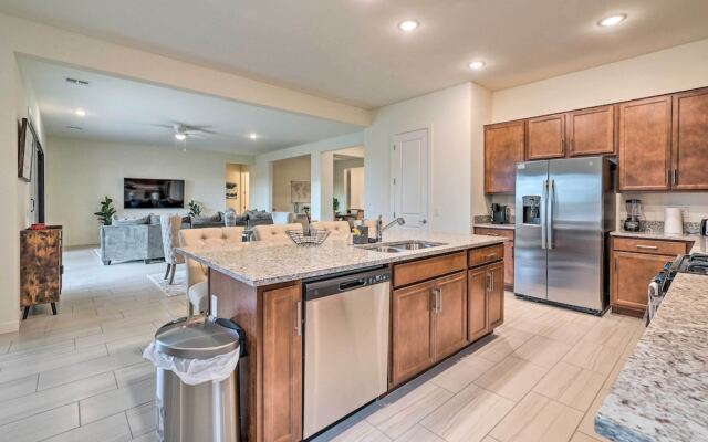 Modern Glendale Getaway ~ 3 Mi To Stadium!