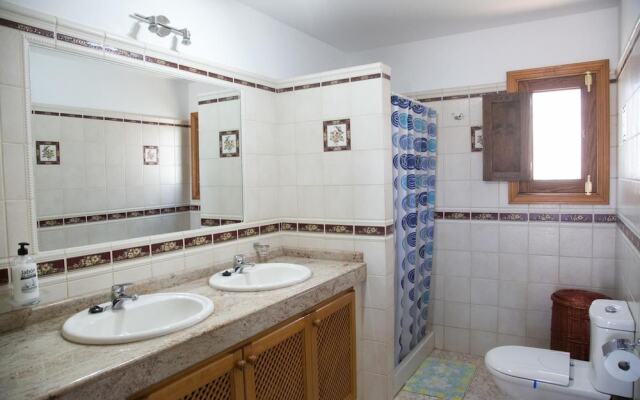 Villa With 4 Bedrooms in Las Palmas, With Wonderful Mountain View, Private Pool, Enclosed Garden - 20 km From the Beach