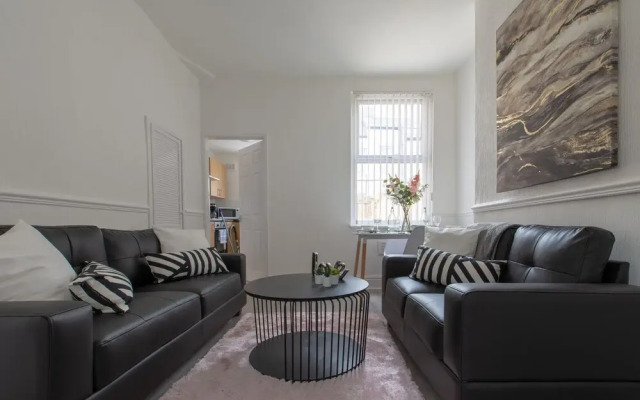 Lux Apartments 4 Bedroom House Sutcliffe