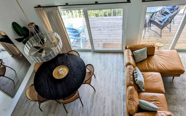 The Intercoastal #205 - Beachy Chic