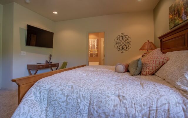 Villa on the 13th Green 2 Bedrooms 2 Bathrooms Villa - фото 5
