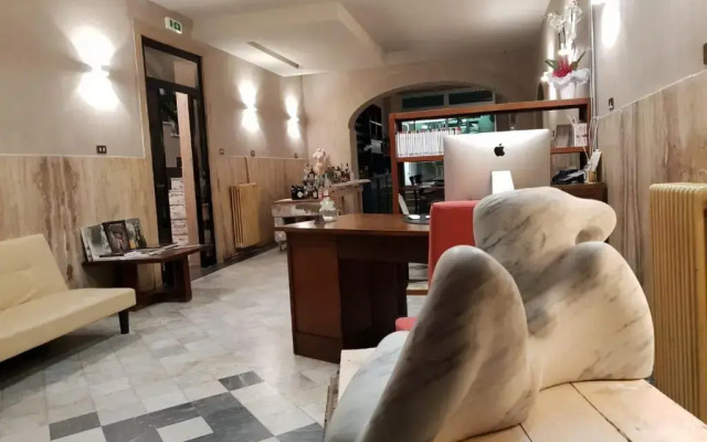 Art Hotel Pietrasanta