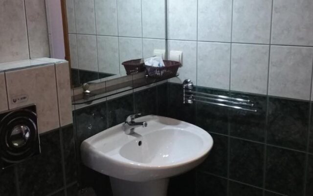 Golden Fish Family Hotel