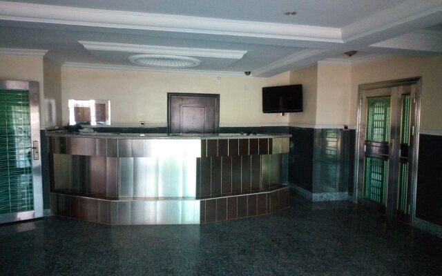 Modroy Hotel and Suites