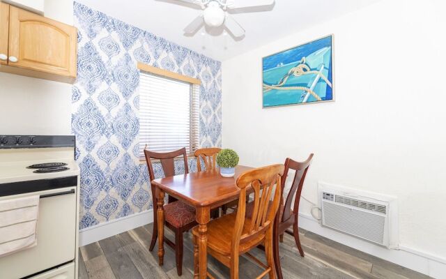 Tropic Isle Hotel and Apartment