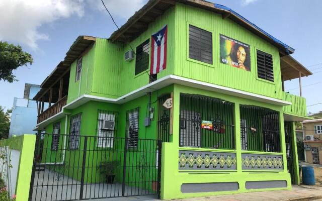 Vieques Hostel Good Vibe House