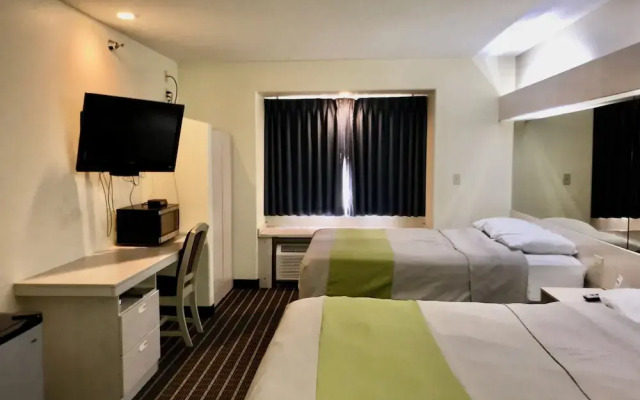 Chadron Inn & Suites