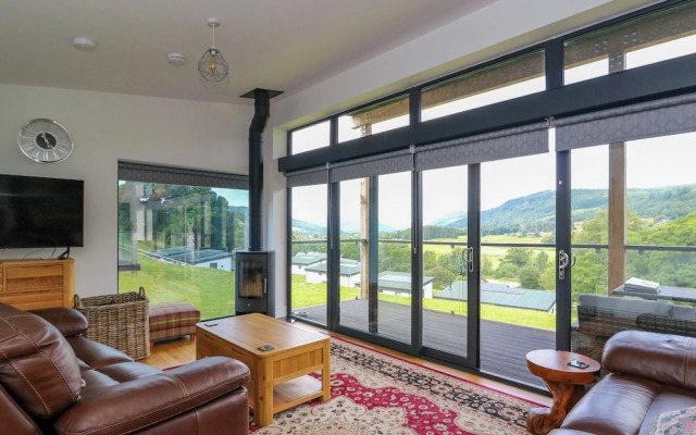 6 Strathtay Lodges