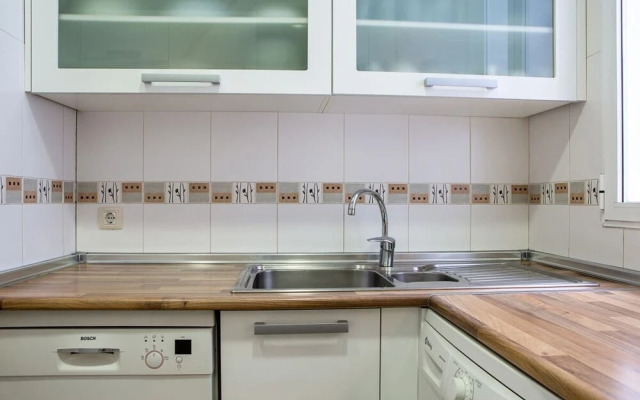 Lovely 3bed W/balcony in Madrid City Center