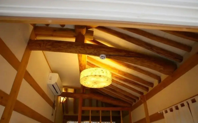 Jeonju Yeonwoodang Hanok Pension