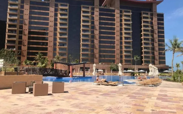 Private Beach & Pool Right on Your Doorstep!