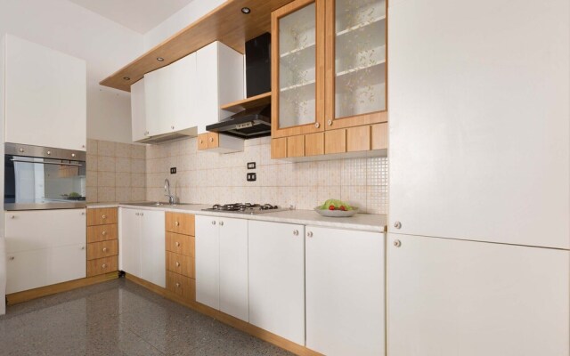 3324 Angela House by Barbarhouse