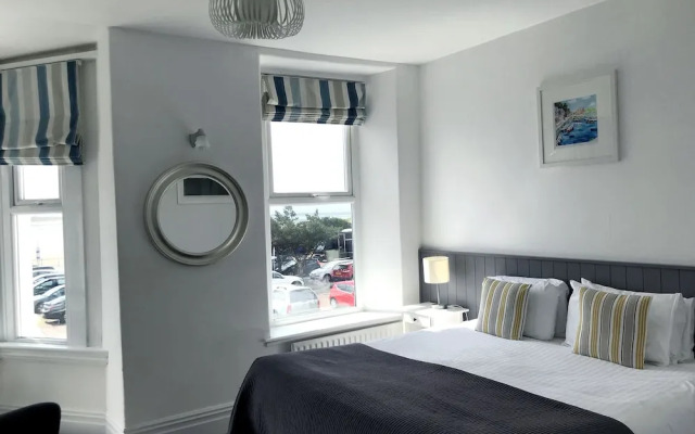 Seabreeze Restaurant with Rooms