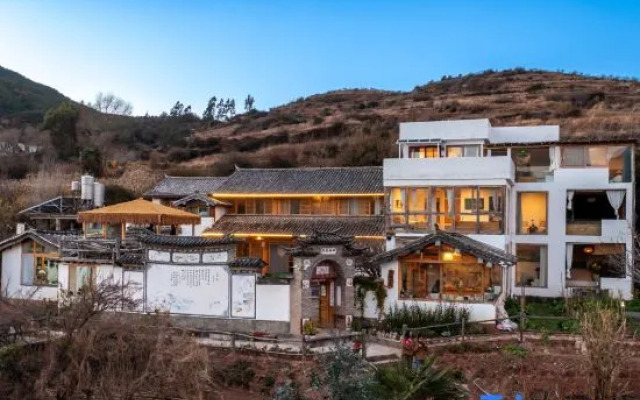 Shaxi Du Shang Lan Zhou rustic luxury hotel