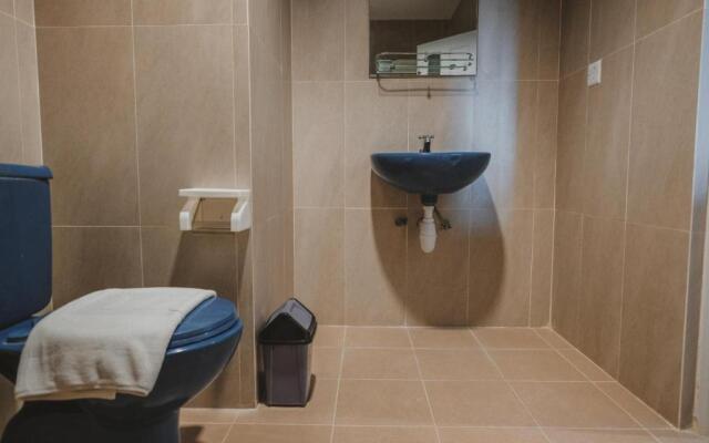 RedDoorz Plus near Ferry Terminal Batam Center