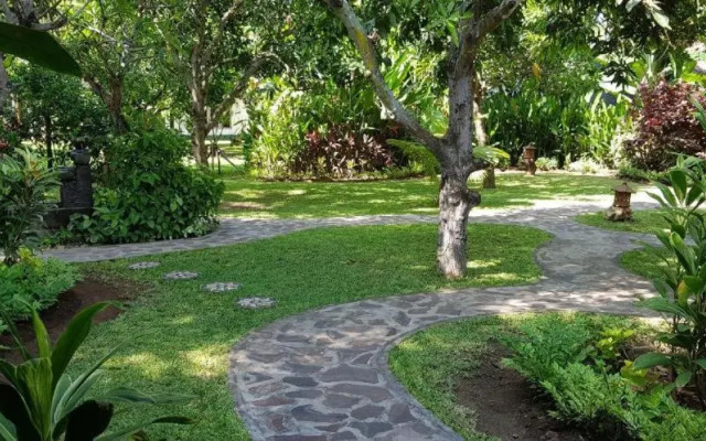Mango Tree Inn