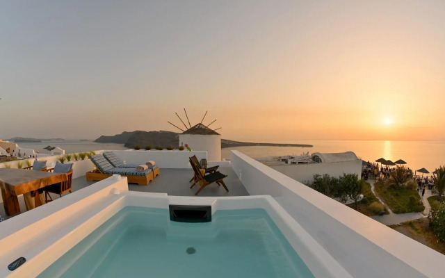 Cape Suite Oia