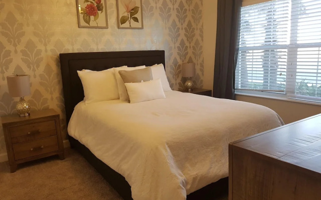 1556 PD - Poolside Bliss: Enchanted 4BR Townhome