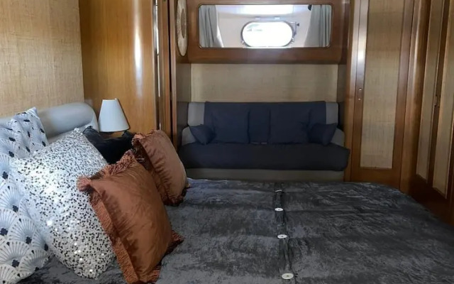 Davidon Yacht