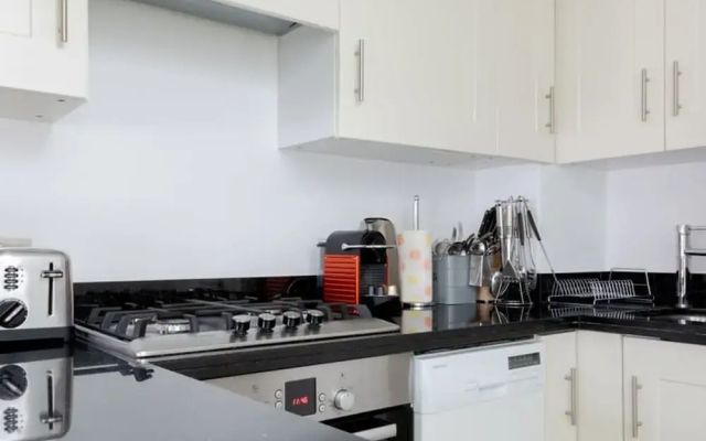 Stylish Apartment With Private Rooftop in Covent Garden