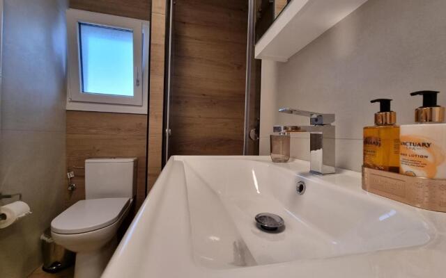 Larisa Hospitality I - Roof Top apartment