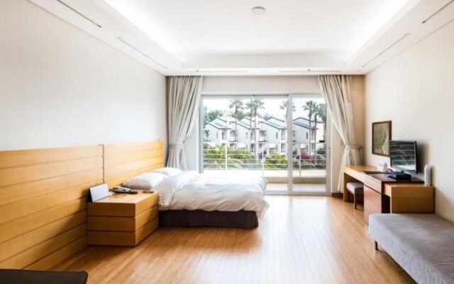 Shineville Luxury Resort