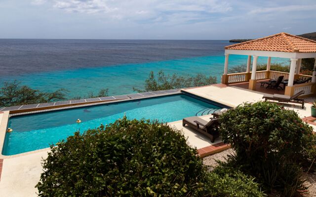 Stunning Caribbean Style Ocean Front Villa