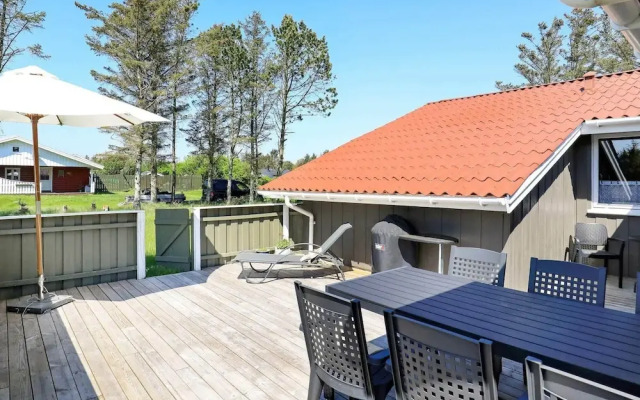 10 Person Holiday Home in Lokken-by Traum