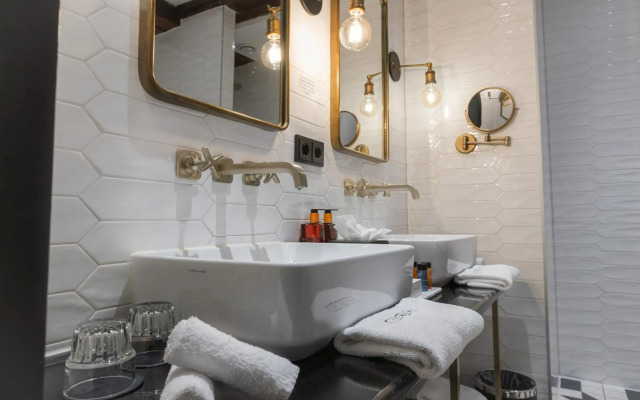 The Hendrick's Hotel