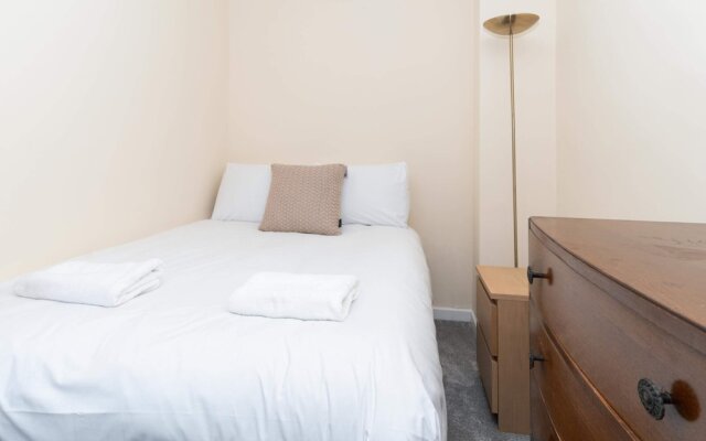Brilliantly Located 2BD Flat Heart of Edinburgh!