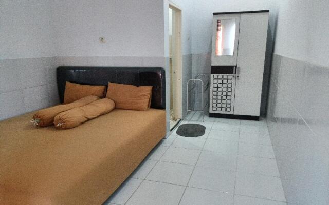 OYO 90663 Valencia Kost