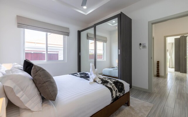 Modern 3 Bedroom Pool Villa MS24