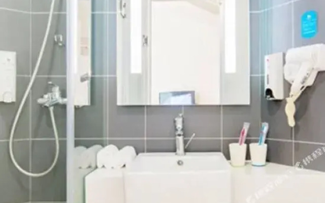 格林碧尤蒂in酒店（南昌新建吾悦广场店）