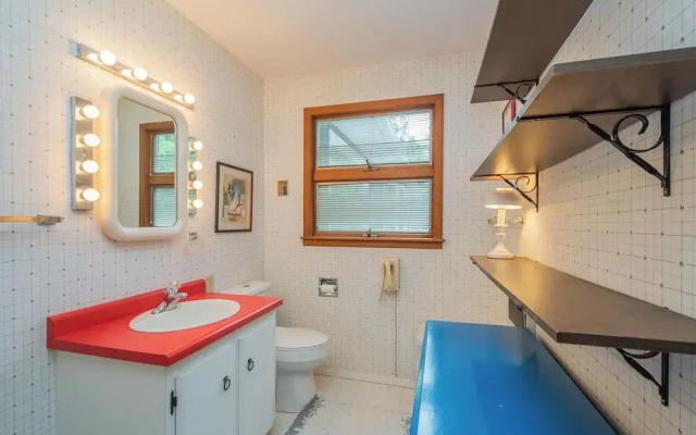 Just Around the Dilly