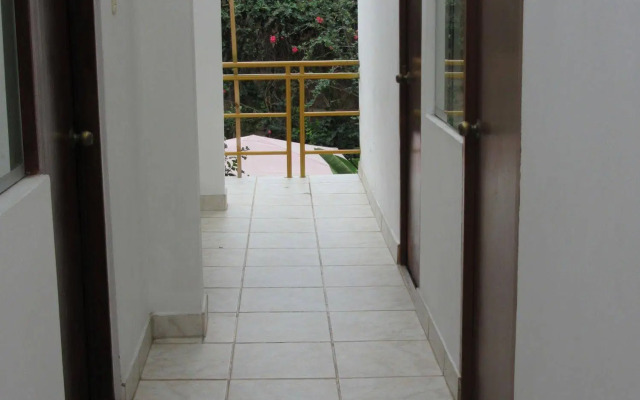 Las Palmeras Inn